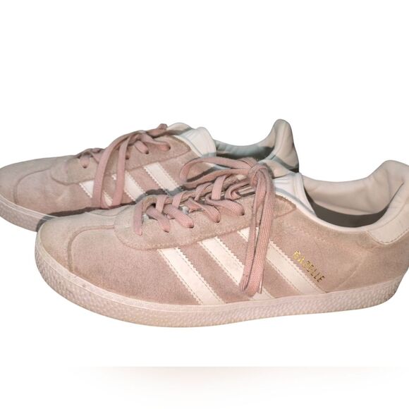Vintage Gazelle Ice Pink and White sz 7